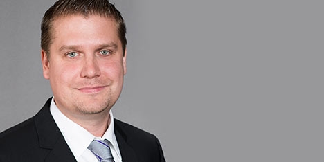 Andreas Helmrich vom Fondsmanager LBBW Asset Management hält ...