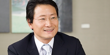 Akira Fuse, Investmentexperte der <b>Capital Group</b>, erklärt ausführlich, ... - 1450875037_fuse_akira_capital-group