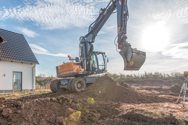 adobestock_133566312_hausbau_bagger__schulzfoto.jpg