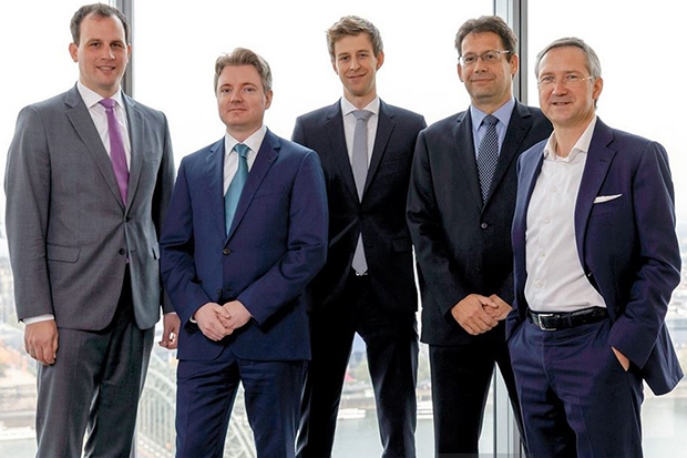 Das Ist Das Multi Asset Team Von Flossbach Von Storch Unternehmen 11 12 17 Fonds Professionell