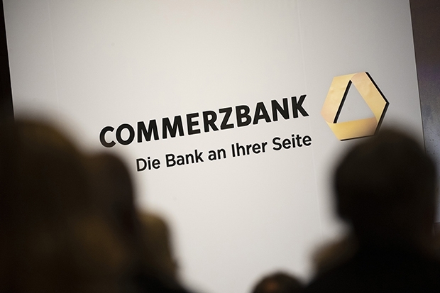 Commerzbank Beschliesst Sparpaket Und Will Kunden Zur Kasse Bitten Unternehmen 27 09 19 Fonds Professionell